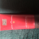 Swatch de Catarina : The Ritual of Ayurveda Hand Balm - Baume pour les Mains, Rituals