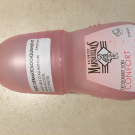 Swatch de Arc-en-ciel06 : Déodorant soin confort, Le Petit Marseillais