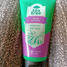 Swatch de Gaelleserena : Facial scrub, Tea tree