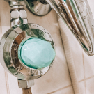 Swatch de Blondeandthesea : DIFFUSEURS D'HUILES ESSENTIELLES POUR LA DOUCHE ET SON PACK DETOX MISSION, SKINJAY