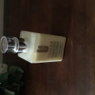 Swatch de 4et3font9 : Emulsion Hydratante Tellement Différente, Clinique