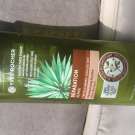 Swatch de Crys53 : Réparation - Shampooing Soin Nutri-Réparateur - Soin Végétal Capillaire, Yves Rocher