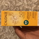 Swatch de Sirineeeee : Crème solaire visage anti rides, Caudalie