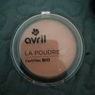 Swatch de samples.addict : Poudre Compacte Certifiée Bio, Avril