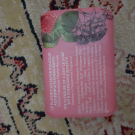 Swatch de L.Honey : Savon énergisant framboise menthe poivrée, Yves Rocher