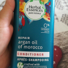 Swatch de Lorenza38 : Huile d'argan du Maroc, Herbal Essences