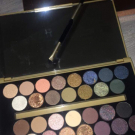Swatch de anissafraise : Palette Fortune Favours the Brave, Makeup Revolution