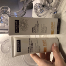 Swatch de Marynegdr : Crème Calmante Réparatrice, Condensé Paris