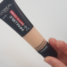 Swatch de Alison Calmer : Fond de teint Infaillible Mat 24h, L'Oréal Paris