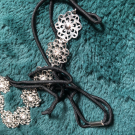 Swatch de Catarina : Bandeau à fleurs en métal argenté, Aliexpress