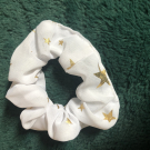 Swatch de Catarina : Chouchou blanc Étoilé, Monoprix