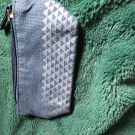 Swatch de Catarina : Mini trousse bleu marine, Yves Rocher