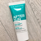 Swatch de VeroToulouse : Baume Apaisant Après-Soleil Prolonge Le Bronzage, Clarins