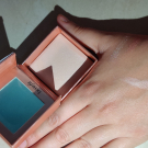 Swatch de Infinity2218 : Dandelion Twinkle, Benefit Cosmetics