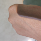 Swatch de Infinity2218 : Dandelion Twinkle, Benefit Cosmetics