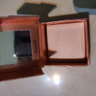 Swatch de Infinity2218 : Dandelion Twinkle, Benefit Cosmetics