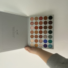 Swatch de perle09 : The Jaclyn Hill Palette, Morphe