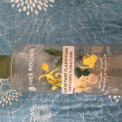 Swatch de Sabi92900 : Bain Douche Sensuel Fleur de Tiaré Ylang-Ylang, Yves Rocher