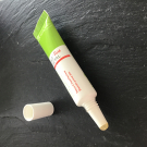 Swatch de Päivä : Gomme SOS Boutons - Peaux Mixtes à Grasses, Yves Rocher