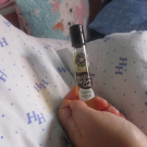 Swatch de fanninès : Roll'On Parfum Gel / Vanille Monoi, Les Petits Plaisirs