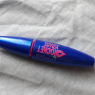 Swatch de Célotest : Mascara Volum'Express The Rocket, Maybelline New York
