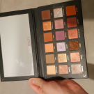 Swatch de Faatyfaaty : Desert Dusk Eyeshadow Palette - Palette de fards à paupières, Huda Beauty