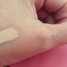Swatch de Flo_btc : Born This Way Super Coverage Concealer - Correcteur anti-cernes, Too Faced