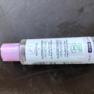 Swatch de Catarina : Eau micellaire à l'eau florale de rose de Damas, Algovital