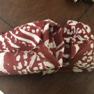 Swatch de Catarina : Foulard rouge et écru, My Little Box