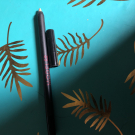 Swatch de Catarina : Glam glitter crayon liner gold, Modelco