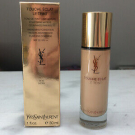 Swatch de ZoZoDuSud : Touche Éclat Le Teint - Fond de Teint, Yves Saint Laurent