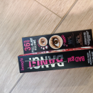 Swatch de Infinity2218 : BADgal BANG ! - Mascara volume renversant !, Benefit Cosmetics