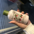 Swatch de Manon.ru : Lait Corps Énergisant- Framboise Menthe Poivrée, Yves Rocher