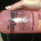 Swatch de Crys53 : Gel douche fraise, Treacle Moon