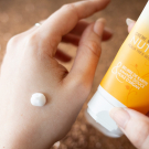 Swatch de Nö Eelys : Crème Mains Nourrissante Peaux Très Sèches, Le Petit Marseillais