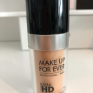 Swatch de liliie9 : Fond de Teint HD - Fond de Teint Couvrance Invisible, Make Up For Ever