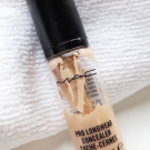Swatch de GuntilipsSkincare : Pro Longwear Anti-cernes, Mac
