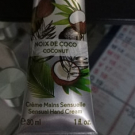 Swatch de lisette-lisa140597 : Crème mains sensuelle Noix de Coco, Yves Rocher
