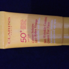 Swatch de Boubouch75 : Crème Solaire Anti-Rides Visage UVA/UVB 50, Clarins