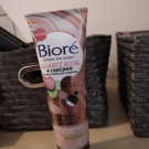 Swatch de cecilenaim : Gel Nettoyant Purifiant Quartz Rose   Charbon, Bioré