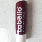 Swatch de Wild.Sunrises : Blackberry Shine, Labello