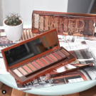 Swatch de It's Blossom Tea : Naked Heat Palette de fards à paupières, Urban Decay