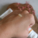 Swatch de Magiiical Kitty : Gelée capillaire BOOST CURL des Secrets de Loly, ZAWEMA