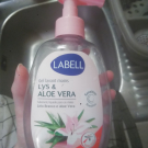 Swatch de Hikari : Gel lavant mains Lys & Aloe Vera, Labell