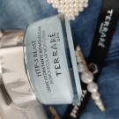 Swatch de Infinity2218 : Crème Hydratante Biomoléculaire, Terraké