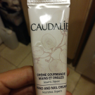 Swatch de Vero02 : Crème Gourmande mains et ongles, Caudalie