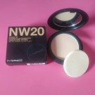 Swatch de Marilena : Fond de Teint Poudre Studio FX, Mac