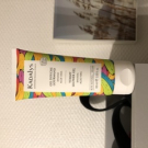 Swatch de Mrnpi : Gel de douche gourmand a la banane, Kadalys