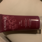 Swatch de Debymaou : Gel Douche Thé des Vignes, Caudalie