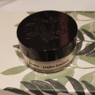 Swatch de gallou73 : Lock-it poudre fixatrice, KAT VON D BEAUTY